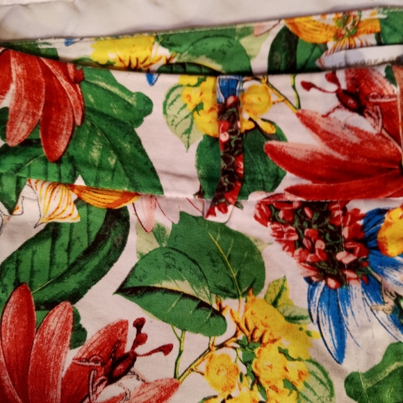 New York & Company Shorts - Picture 4 of 5